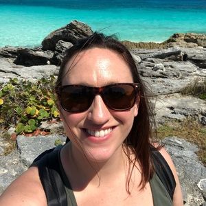 Meet your Posher, Lauren
